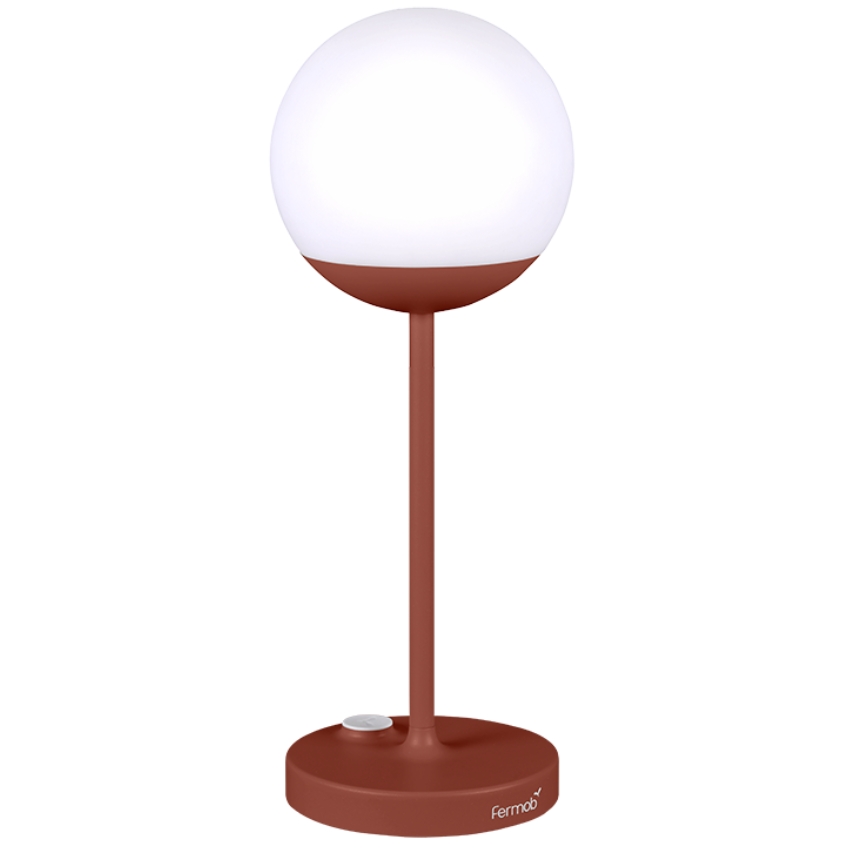 Zemitě červená venkovní LED lampa Fermob MOOON! 41 cm